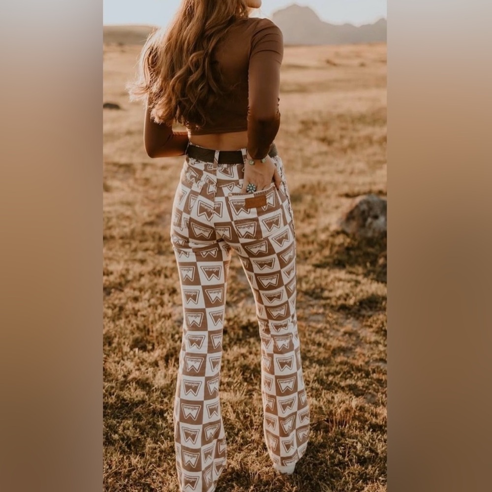 Wrangler // Vintage Dusty Frappuccino High Rise Jeans Festival Western Cowgirl